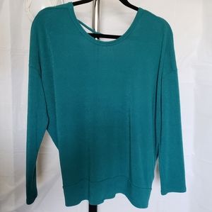 Long sleeve top with twist back detail